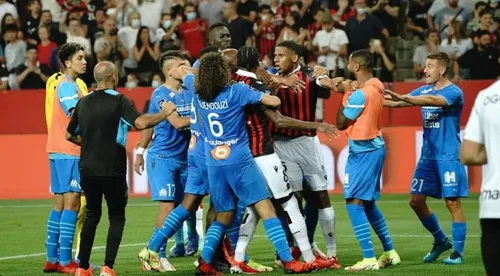 [ SPORT ] Football/L1: Scène de désolation sur la pelouse niçoise à...